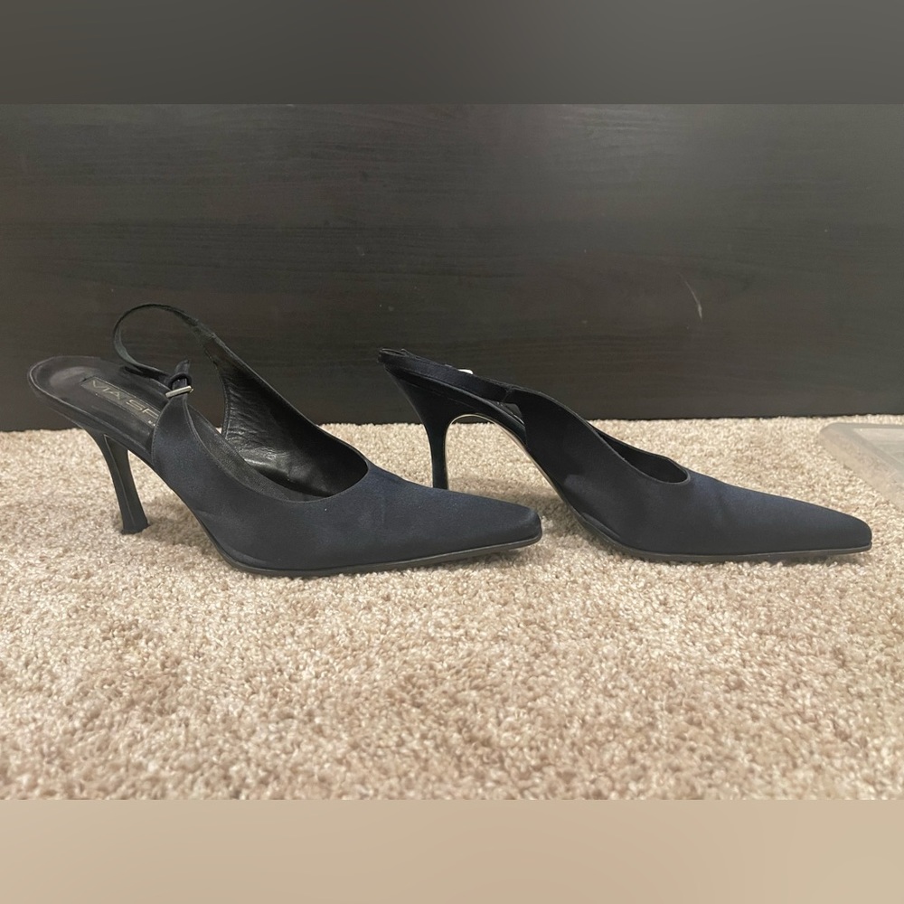Elegance Meets Comfort, Every Step a Symphony with Via Spiga’s satin slingbacks!